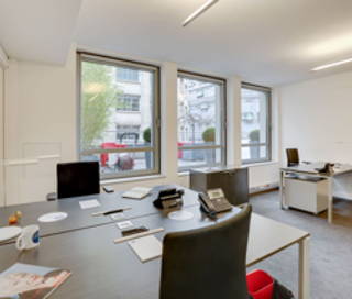 Bureau privé 20 m² 4 postes Coworking Rue Quentin-Bauchart Paris 75008 - photo 3